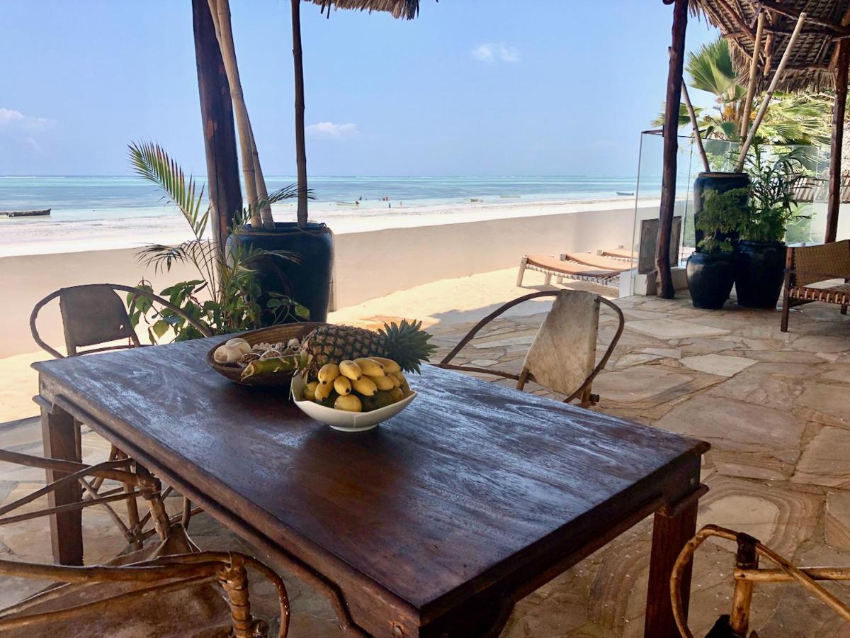 Beachfront Turtle House With Private Pool Zanzibarhouses Kiwengwa  Exterior photo